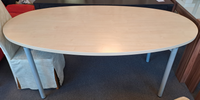 Holztisch oval, 180x100cm, &euro; 40,00